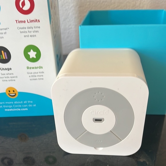New Circle Home With Disney Parental Control WiFi First Gen Smart Family Device - Picture 10 of 16